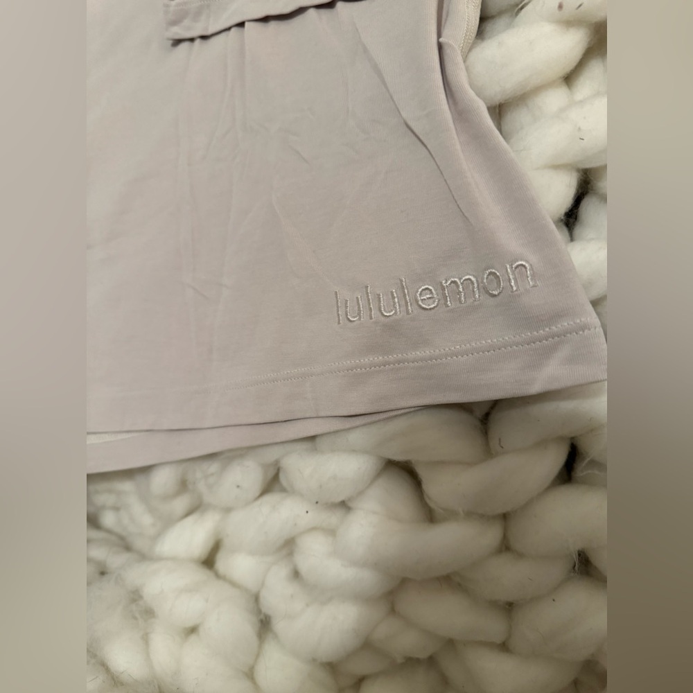 Lululemon cropped tshirt